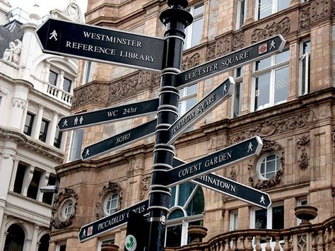 The streets of London are always calling my name! London Sign, London Theme, British Things, London Dreams, British Architecture, Beautiful London, London Baby, Travel Luxury, Architecture 3d