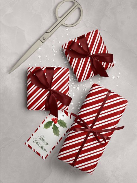 Red And White Wrapping Paper, Cute Christmas Gift Wrapping Ideas, Christmas Wrapping Aesthetic, Elegant Gift Wrapping Christmas, Red Gift Wrapping, Red Christmas Wrapping, Wrapping Paper Vintage, Christmas Present Wrap, Gift Wrap Christmas