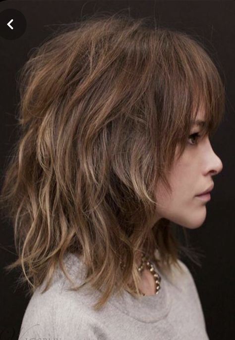 Medium Layered Hairstyles, Wavy Shag, Shoulder Length Straight Hair, Layered Haircuts For Medium Hair, Medium Layered Hair, Layered Hairstyles, Medium Layered, Haircuts For Wavy Hair, Shoulder Length Hair Cuts