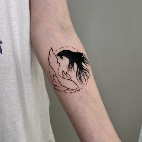 Betta Fish Tattoo, Abstract Tattoo Ideas, Abstract Tattoos, Manga Tattoo, Pieces Tattoo, Gothic Tattoo, Aesthetic Tattoo, Abstract Tattoo