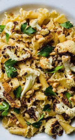 Cauliflower Pasta Recipes, Parm Pasta, Cheese Cauliflower, Parmesan Butter, Roast Cauliflower, Garlic Cauliflower, Parmesan Cauliflower, Cauliflower Pasta, Vegetarian Pasta Recipes