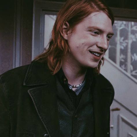 Harry Potter Bill Weasley, Bill Weasley Aesthetic, Hp Icons, Domhall Gleeson, Bill Weasley, Harry Potter Scrapbook, Weasley Aesthetic, Weasley Harry Potter, Arthur Weasley