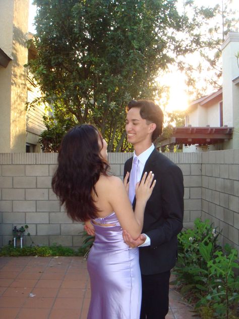 Prom Inspo Pics With Date, Formal Dance Pictures Couples, Cute Prom Photos Couple, Light Purple Prom Dress Couple, Digital Camera Prom Photos, Light Purple Prom Couple, Formal Couple Poses, Purple Prom Couple, Hoco Pictures Ideas Couple