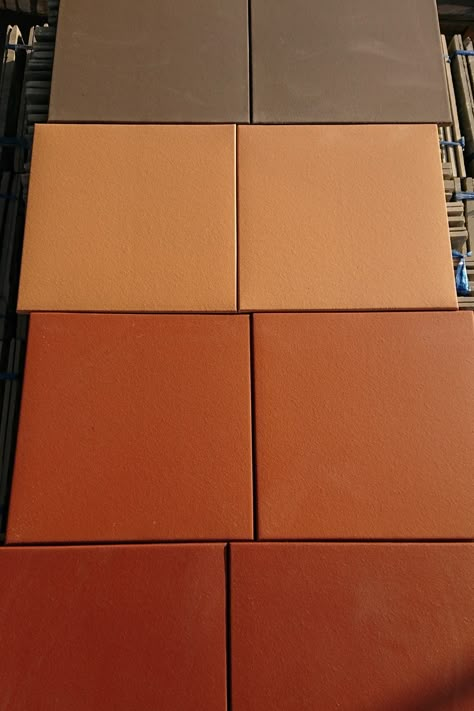 Modern Southwest Interior Design, Terracota Tile, Stone Front House, Southwest Interior Design, Southwest Interior, Floor Tiles Texture, Terracotta Flooring, Terracotta Floor Tiles, Terracotta Paint