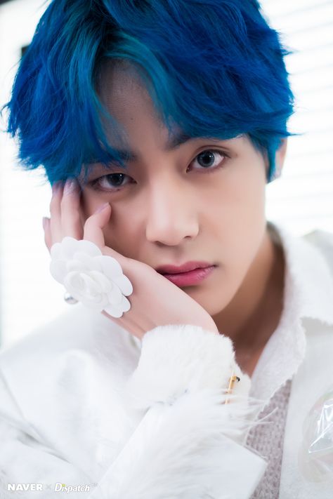 #kimtaehyung #btsv #tae #taehyung #bangtansoyoendan #bts #modelo Bts Dispatch, Kim Taehyung Wallpaper, Fan Fiction, Bts Members, Jimin Jungkook, Daegu, Bts Twt, Bts Bangtan Boy, Bts Boys