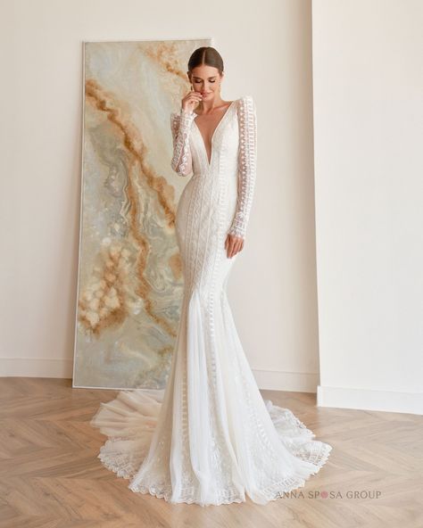 Matteo Wedding Dress | Dea Collection 2024 | Brilanta by Anna Sposa Group. Stunning mermaid dress. Elegant lace wedding dress with long train. Wedding 2024 #wedding #weddingdress #bridetobe #bride #weddinginspiration White Engagement Dress, Elegant Lace Wedding Dress, White Engagement Dresses, Wedding Dress With Long Train, Dress With Long Train, Sleeve Wedding Dresses, Train Wedding, Buy Wedding Dress, Wedding Picture Poses