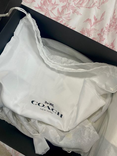 unbox coach product purse package packaging with me unboxing dust bag black pink white Coach Bag Unboxing, Coach Unboxing, Vision Board New Year, White Vision Board, Board Pictures, Vision Board Pictures, Coach New York, Bag Packaging, Coach Bag