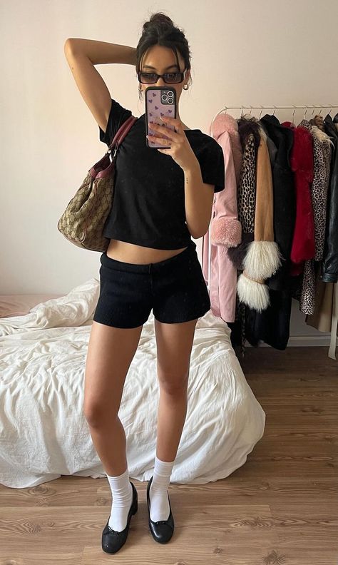 Black Short Outfit, Black Shorts Outfit Aesthetic, Black Shorts Outfit, Fancy Fits, Aesthetic Fits, Mini Shorts, College Outfits, Dream Clothes, Fashion Killa