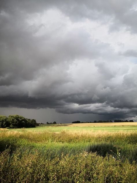 Stormy Landscape Photography, Prairie Landscape Photography, Stormy Meadow, Landscape Reference Photos For Artists, Sky Landscape Photography, Stormy Landscape, Sky Art Painting, Watercolor Clouds, Painting Subjects