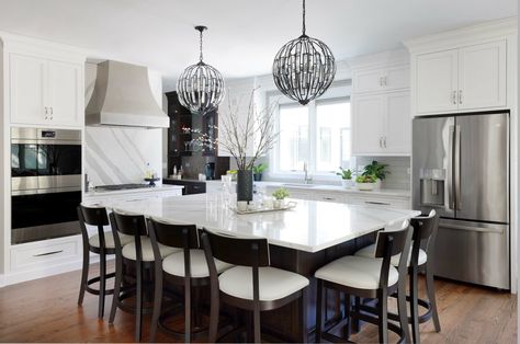 Kitchen Island With Seating For 6, Large Kitchen Islands, Kitchen With Big Island, Kitchen Island With Sink, Classic White Kitchen, Kitchen Island Table, Large Kitchen Island, Kitchen Island With Seating, Kitchen Ceiling Lights