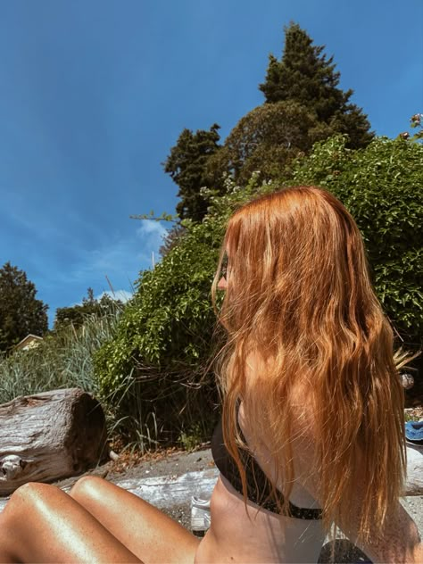 Redhead Summer Aesthetic, Redhead On The Beach, Ginger At The Beach, Faceless Ginger Aesthetic, Light Red Hair Aesthetic, Beach Red Hair, Strawberry Blonde Aesthetic Faceless, Beachy Red Hair, Redhead Woman Aesthetic