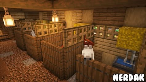 minecraft build idea Horse Barn Minecraft Ideas, Minecraft Pig Pen, Animal Barn Minecraft, Minecraft Stall, Minecraft Cow Pen, Minecraft Horse Stables, Minecraft Barn, Minecraft Horse, Casa Minecraft