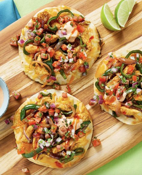 Hello Fresh Tostadas, Hello Fresh Taco Recipes, Hello Fresh Easy Recipes, Hellofresh Recipe Cards, Smoky Red Pepper Crema, Red Pepper Crema, Hello Fresh Meals, Hellofresh Meals, Hello Fresh Dinners