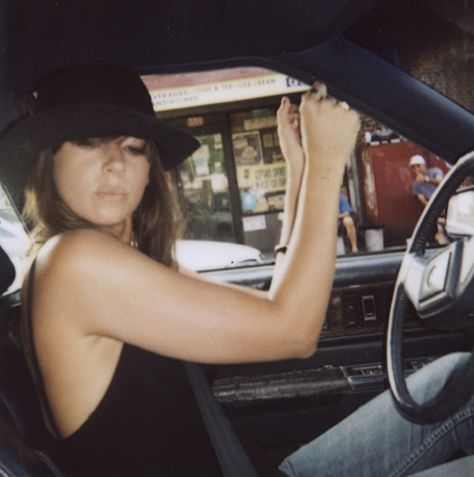 car dance Chan Marshall, Power Aesthetic, Kim Gordon, Power Photos, Cat Power, Black Photography, Style Muse, Music Mix, Latest Music