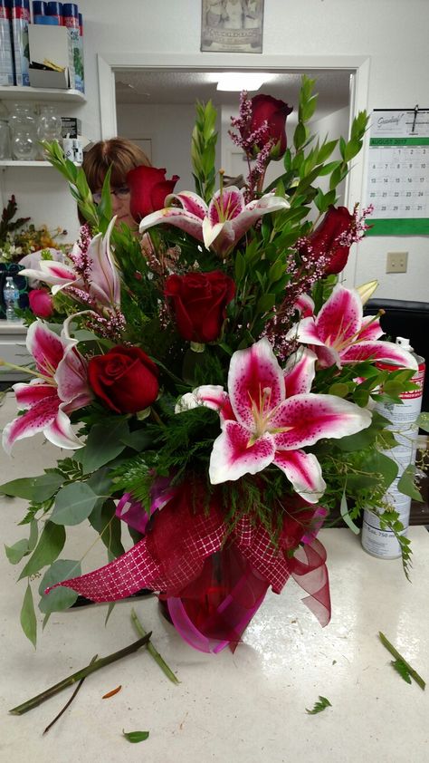 Lilly Flower Arrangements, Flowers Arrangements Ideas, Lilies And Roses, Valentine Flower Arrangements, Fresh Flower Arrangement, Floral Designs Arrangements, Arrangement Flowers, Contemporary Flower Arrangements, Large Flower Arrangements