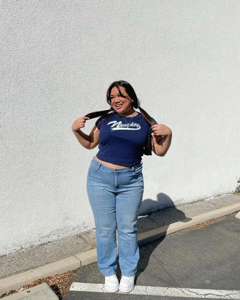 Outfits Gorditas, Plus Size Baddie Outfits, Jean Outfit, Outfit Plus Size, Plus Size Trendy, Chubby Fashion, Streetwear Fashion Women, Curvy Girl Fashion, Curvy Girl Outfits