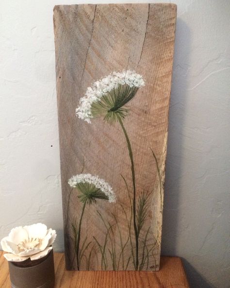 Barnwood Art Ideas, Rustic Paintings On Wood, Art On Planks Of Wood, Old Wood Projects Rustic, Farmhouse Canvas Art Diy Easy, Painting On Reclaimed Wood, Flower Wood Painting, Painting On Barnwood, Old Barns Rustic Paintings