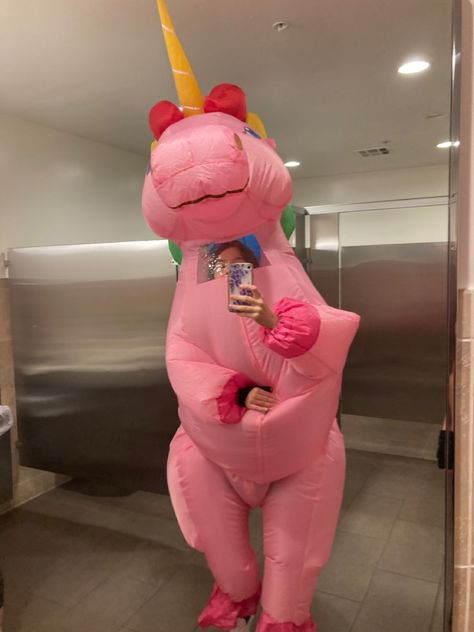 fashion aesthetic cute unicorn art drawining funny hilarious meme idk man Unicorn Meme, Hagakure Tooru, Unicorn Memes, Pink Cartoon, Inflatable Costumes, Unicorn Costume, Cartoon Unicorn, Unicorn Art, Halloween Inspo