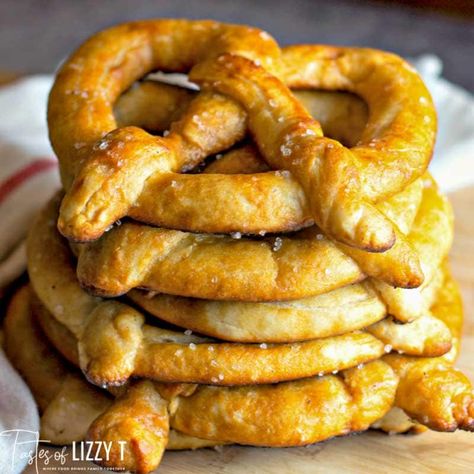 Amish Pretzel Recipe, Amish Soft Pretzel Recipe, Soft Pretzels Recipe, Amish Bakery, Seasoned Pretzels, Perfect Pizza Dough, Pretzel Recipe, Soft Pretzel Recipe, Homemade Pretzels