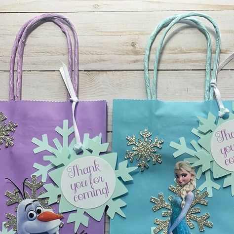 Jess✨ | Custom Kid Party Decorations🎉 on Instagram: "Frozen favor bags are also available as a custom order❄" Frozen Goodie Bags, Frozen Goodie Bag Ideas, Frozen Candy Bags, Frozen Favor Bags, Frozen Party Bags, Frozen Favors, Frozen Party Favors, Frozen Themed Birthday Party, Frozen Theme