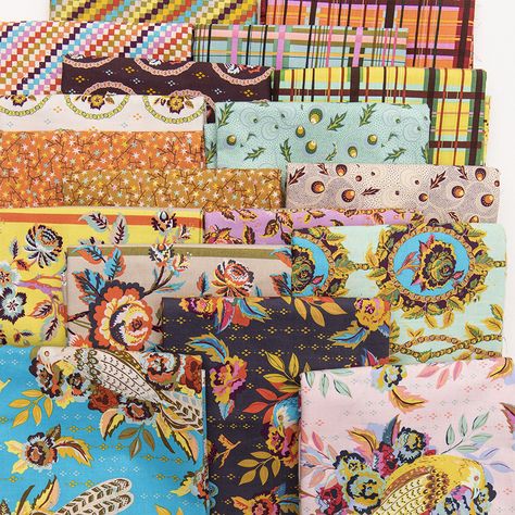 New Vintage by Kathy Doughty - Material Obsession Material Obsession Kathy Doughty, Kathy Doughty Quilts, Passion Vine, Picture Quilts, Bird Embroidery, Mini Charm, Rose Embroidery, Book Quilt, Fabulous Fabrics