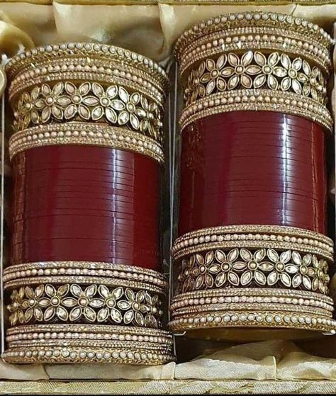 Choda Design, Chura Designs Bridal, Latest Chura Designs Bridal, Chooda Designs Brides, Bridal Chooda Designs, Choora Bangles Bridal, Bridal Chooda, Wedding Chura, Designer Bangles