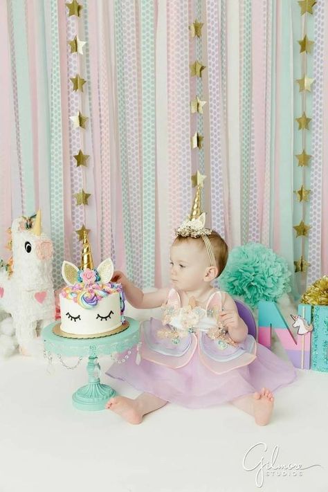 Unicorn 1st Birthday Party Ideas, Baby Girl Birthday Party Ideas, Unicorn Smash Cake, Unicorn Theme Cake, Unicorn First Birthday, 1st Birthday Girl Decorations, Stars Background