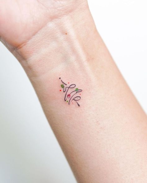 Simple Christmas Tattoo Ideas, Tiny Christmas Tattoo, Christmas Tattoos Small, Christmas Theme Tattoo, Small Christmas Tattoos For Women, Christmas Tree Tattoos, Christmas Tree Tattoo Ideas, Simple Christmas Tattoo, Christmas Tattoo Ideas Small