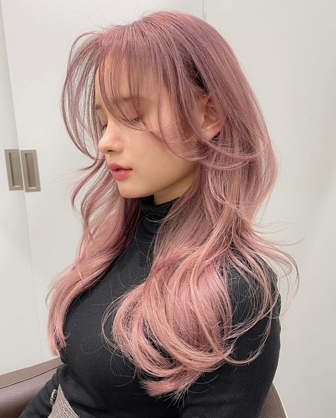 25 Expert Butterfly Haircuts Better Than TikTok DIYs Hair Color Milk Tea, Demon Reference, Hair Color Asian, Layered Haircuts For Medium Hair, Short Brown Hair, Hair Trend, Brown Blonde Hair, Haircuts For Fine Hair, Long Straight Hair