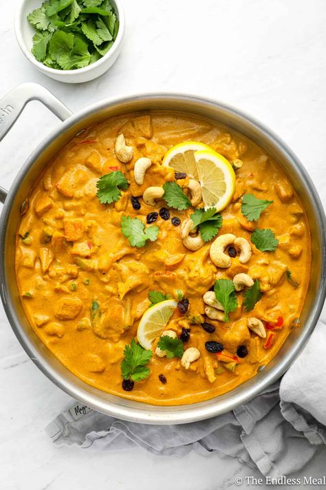 Curl up with a bowl of the ultimate comfort food - a flavorful, warming curry. This wholesome vegetable korma ticks all the boxes: it has a flavor-packed, rich and creamy sauce made with yogurt and a blend of aromatic spices, blended cashews, coconut milk, and assortment of vibrant fresh vegetables. #theendlessmeal #korma #meatlessmonday #curry #vegan #vegetariankorma #indian #indiancurry Coconut Korma, Korma Curry Recipes, Veggie Korma, Vegan Korma, Vegetable Korma Recipe, Vegetarian Korma, Korma Sauce, Vegetable Korma, Korma Curry