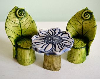 Fairy Garden Table, Fairy Garden Chairs, Leaf Chair, Fairy Garden Miniatures, Fairy Garden Furniture, Clay Fairy House, Fairy Garden Crafts, Fairy Garden Designs, Fairy Furniture