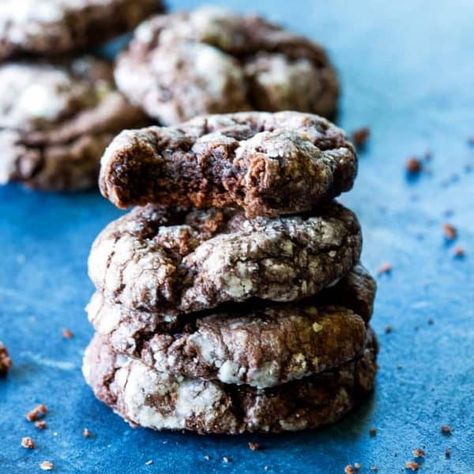 Ooey Gooey Butter Cookies, Chocolate Christmas Cookies, Gooey Butter Cookies, Gooey Chocolate Chip Cookies, Gooey Butter, Gooey Cookies, Lemon Cake Mixes, Butter Cookies Recipe, Chocolate Butter