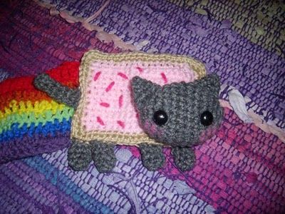 The Amigurumi Girl: Nyan What??? Nyan Cat Crochet, Paper Hearts Origami, Loser Core, Nerdy Crochet, Nerd Crafts, Cat Crochet, Crocheting Ideas, Cat Amigurumi, Art Basics