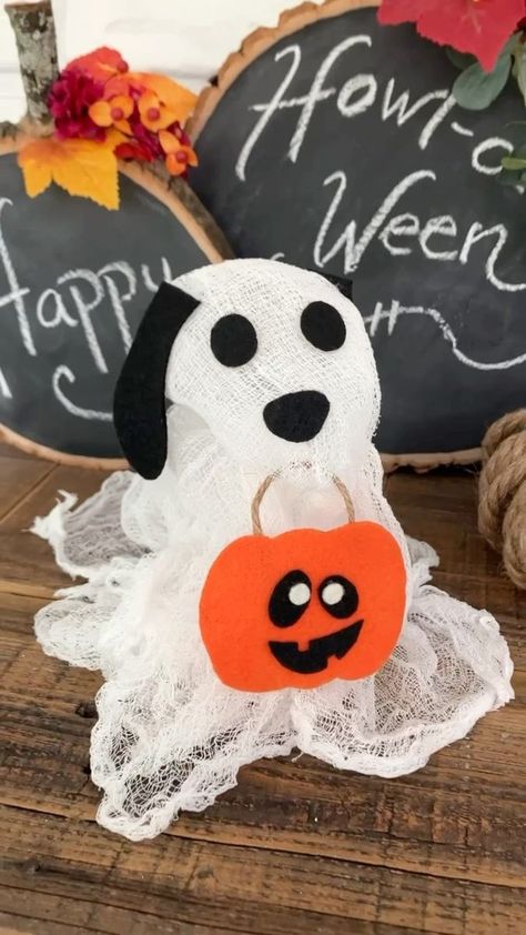 Dog Halloween Decorations, Cheesecloth Ghost, Dog Ghost, Ghost Diy, Dog Skeleton, Diy Halloween Wreath, Dollar Store Halloween, Halloween Crafts Decorations, Ghost Dog