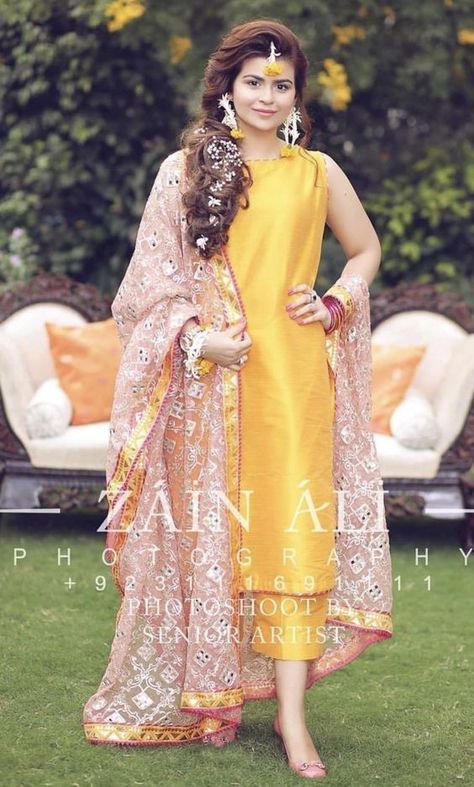 Mayon Dresses, Haldi Dress, Function Dresses, Shadi Dresses, Wedding Party Outfits, Pakistani Wedding Outfits, Pakistani Dresses Casual, Pakistani Fashion Party Wear, Salwar Kamiz