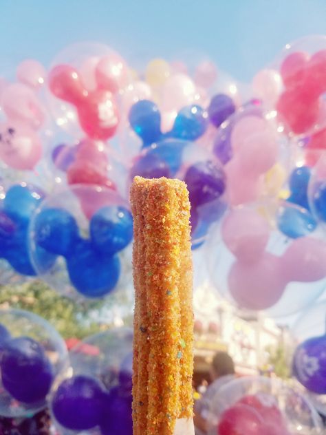 Disneyland Churros, Disneyland Aesthetic, Disney Adult, Disney Day, Disney Aesthetic, Disney Food, Pillar Candles, Disneyland, Candles