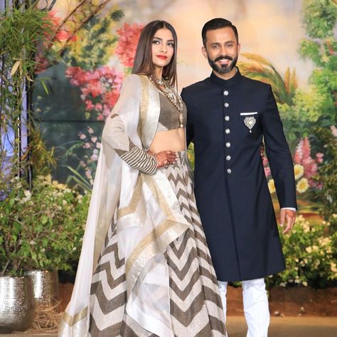 Sonam Kapoor Saree, Long Skirt Design, Sonam Kapoor Wedding, Anand Ahuja, Anamika Khanna, Lehnga Dress, Indian Men Fashion, Celebrity Wedding, Sonam Kapoor