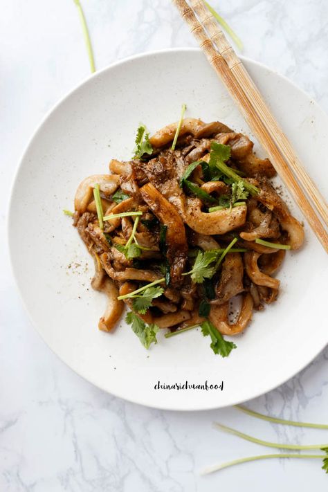 oyster mushroom stir fry | Chinasichuanfood Oyster Mushroom Stir Fry, Fried Oyster Mushroom Recipe, Sichuan Recipes, Mushroom Fry, Mushroom Recipes Indian, Szechuan Peppercorn, Asian Veggies, Mushroom Recipes Vegan, Oyster Mushroom Recipe