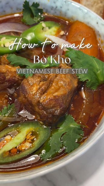 Beef Stew Video, Vietnamese Beef Stew, Crusty French Bread, Asian Soup Recipes, Vietnamese Beef, Beef Soup Recipes, Viet Food, Asian Soup, Makanan Diet