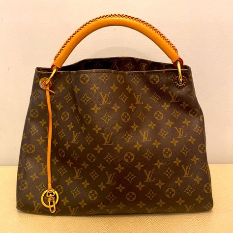 Louis Vuitton purse. Large. Never used, great condition. Leather. Brown colour. Used Louis Vuitton, Bags Louis Vuitton, Louis Vuitton Purse, Brown Colour, Louis Vuitton Bags, Vuitton Handbags, Louis Vuitton Handbags, Brown Color, Louis Vuitton Bag