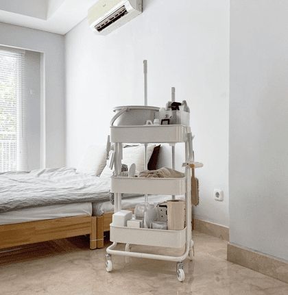 Ikea Utility Cart, Ikea Trolley, Raskog Ikea, Weekend Cleaning, Ikea Raskog Cart, Raskog Cart, Desk Decor Ideas, Workspace Aesthetic, Cleaning Cart