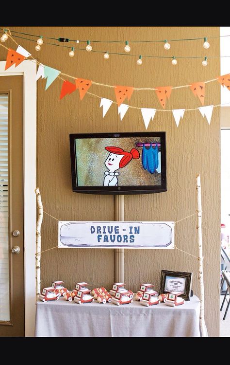 Flintstone Theme, Flintstones Birthday Party, Caveman Party, Flintstones Party, Flintstones Birthday, Valentine's Day Party Games, Glamping Birthday, Party Hostess, 2nd Birthday Party Themes