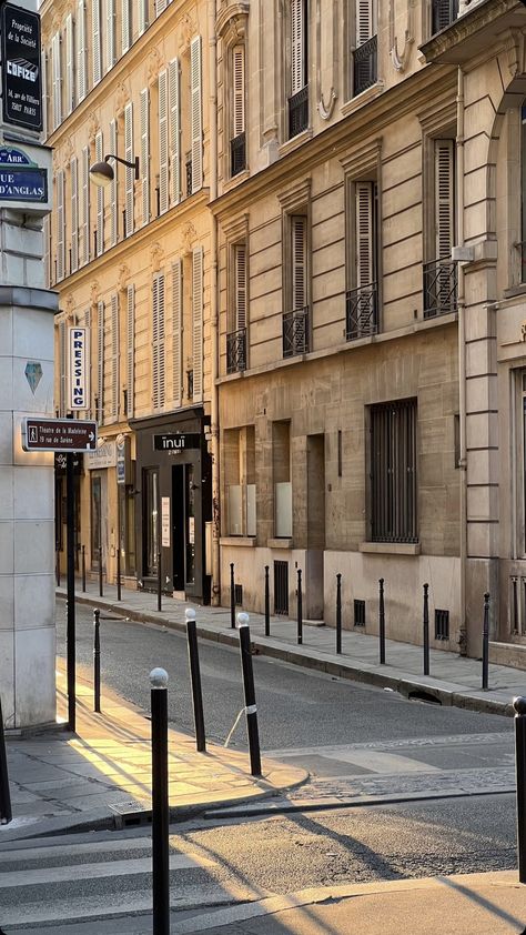 Paris Aesthetic Street, Paris Streets Aesthetic, Parisienne Aesthetic, Paris Streets, France Aesthetic, Paris Vibes, Stone Street, European Aesthetic, Paris Aesthetic