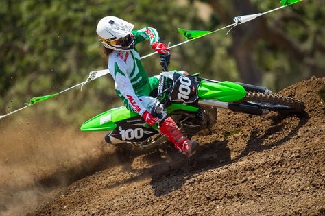 Racer X Films: 2017 Kawasaki KX250F Intro - Racer X Online Kawasaki Dirt Bikes, Eli Tomac, Monster Energy Supercross, Honda 125, Enduro Motocross, Motocross Love, Dirt Bike Racing, Mx Bikes, Cool Dirt Bikes