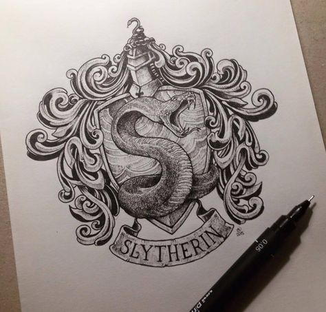 Slytherin crest tattoo Slytherin Tattoo, Fanart Harry Potter, Harry Potter Sketch, Stile Harry Potter, Slytherin Crest, Hp Tattoo, Fat Art, Harry Potter Tattoos, Harry Potter Tattoo