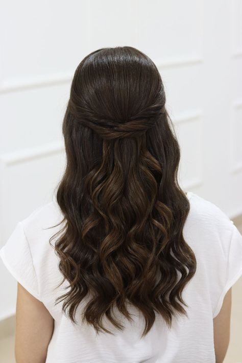 Partly Up Wedding Hair, Half Updo Dark Hair, Bridesmaid Hair Asian Half Up, Wedding Hairstyles Brunette Medium, Wavy Hairstyles Medium Wedding, Bridal Hair Half Up With Veil Brunette, Bridesmaid Hair Dark Brown, Medium Length Hairstyle Wedding, Medium Length Wavy Wedding Hair