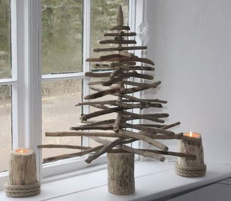 Ashbee Design: Twig Christmas Tree Ideas #pinspiration Twig Christmas Tree, Driftwood Christmas Tree, Stick Christmas Tree, Rama Seca, Twig Tree, Wooden Christmas Tree, Wood Christmas Tree, Driftwood Crafts, Christmas Tree Themes