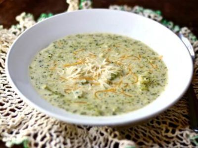 Cream of Broccoli Soup – Low-Carb Comfort Food Amish Chicken Casserole, Low Carb Asian, Chicken Pot Pie Soup Recipe, Pot Pie Soup Recipe, Cream Soup Recipes, Cream Of Broccoli, Cream Of Broccoli Soup, Broccoli Soup Recipes, Broccoli Soup