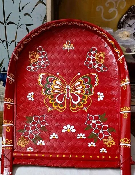 Biyer Piri Design, Kulo Art, Alpona Design, Wedding Entrance Decor, Bridal Gift Wrapping Ideas, Fabric Paint Designs, Pot Crafts, Inspiration Painting, Wedding Entrance