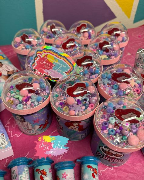 Little Mermaid Pringles shakers! 🧜🏽‍♀️🩷 My client also ordered chip bags, M&M mini tubes, & Caprisun! If you’re ready to learn how to make custom party favors, comment “teach me” down below & I’ll send you the link to our classes! * * * *Shop custom party favors for kids & adults, diy supplies templates & classes! @jazznjaycreations Jazznjaycreations.com *Paper is Jazz N Jay Supplies glossy paper, sticker paper & glossy cardstock -link in bio to purchase *all other items can be found in m... Mermaid Pringles, Party Favors For Kids, Custom Party Favors, Paper Sticker, Chip Bags, Custom Party, Diy Supplies, Glossy Paper, Little Mermaid